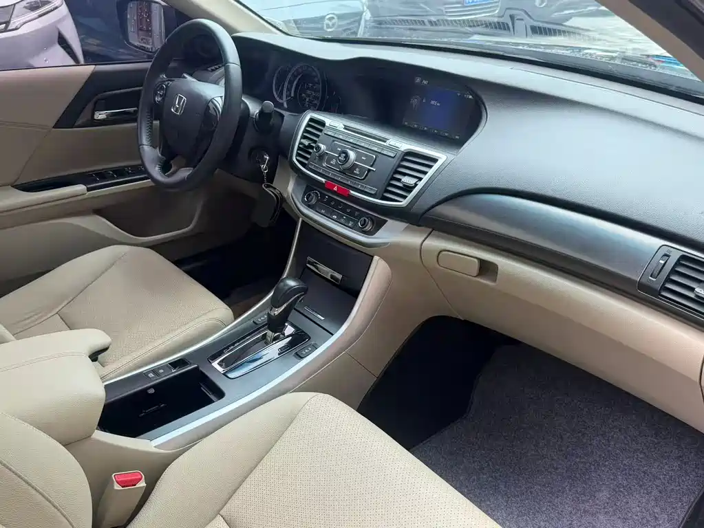Honda Accord 2015 — фото 10