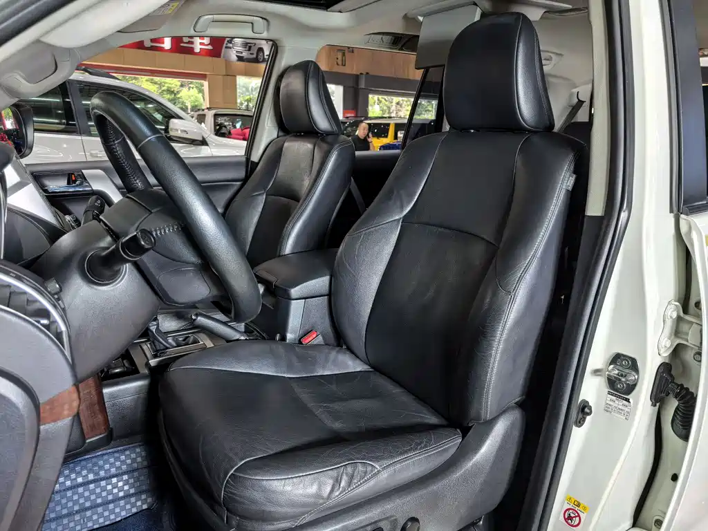 Toyota Prado 2017 — фото 11