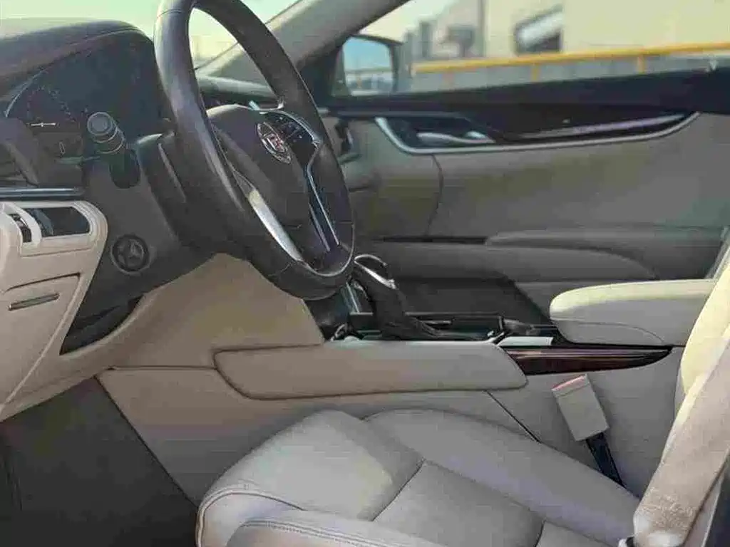 Cadillac XTS 2015 — фото 12