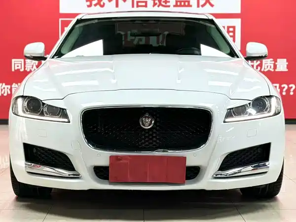 Jaguar XFL 2019