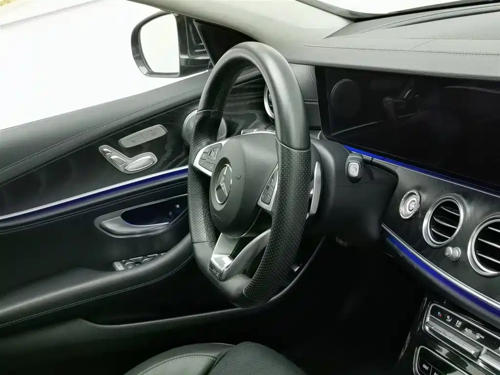 Mercedes-Benz E-Class 2017 — фото 22