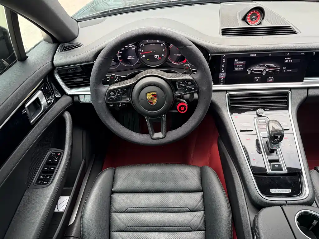 Porsche Panamera 2018 — фото 11