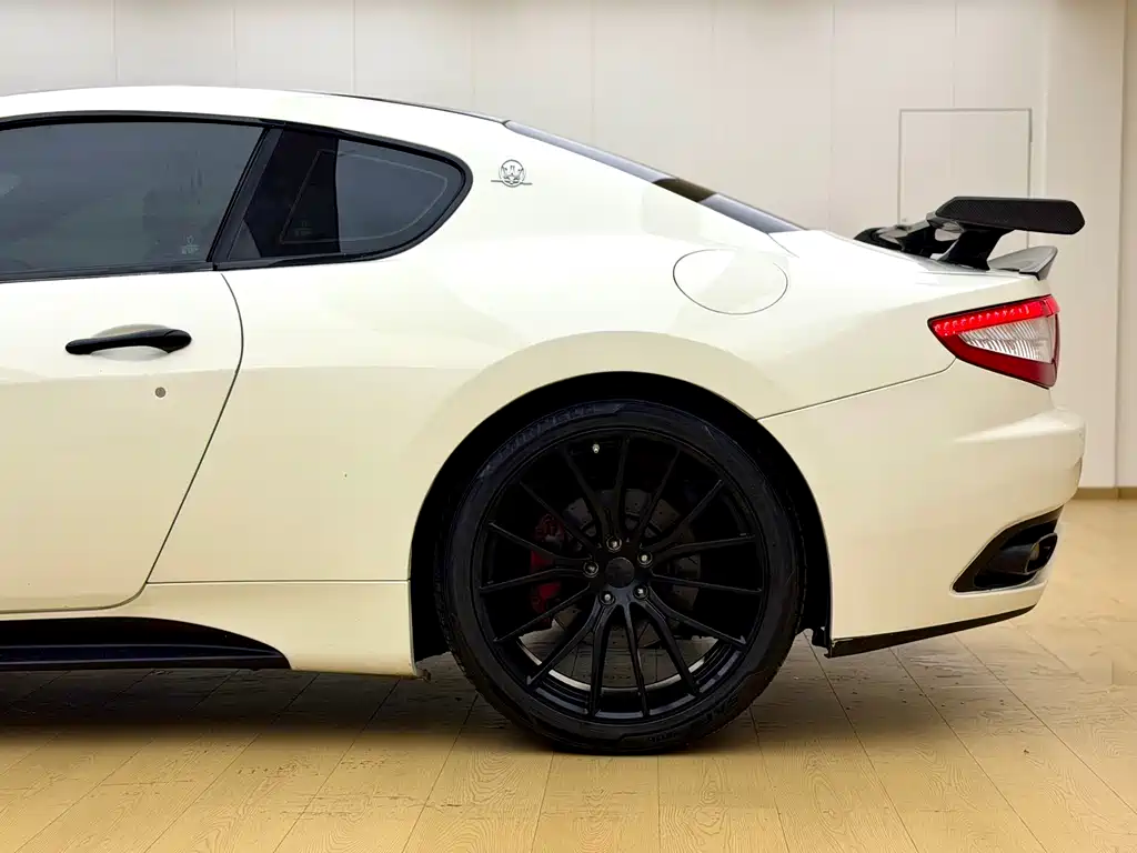 Maserati Granturismo 2012 — фото 6