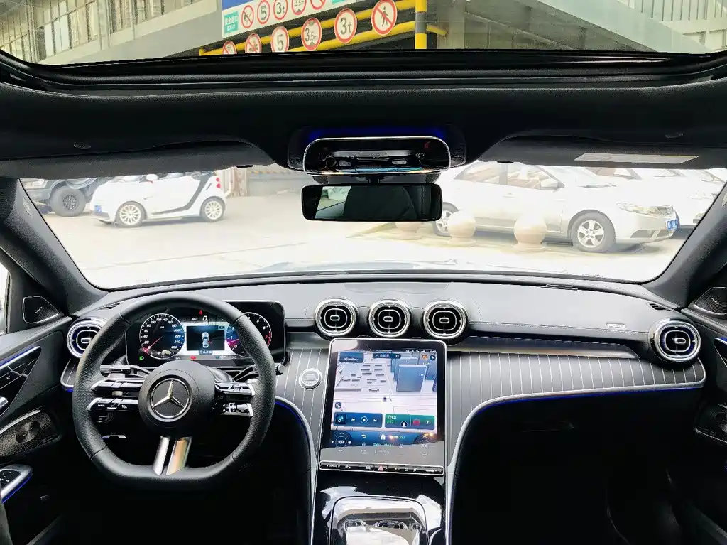 Mercedes-Benz C-Class 2023 — фото 10