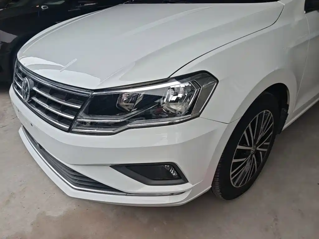 Volkswagen Jetta 2019 — фото 24