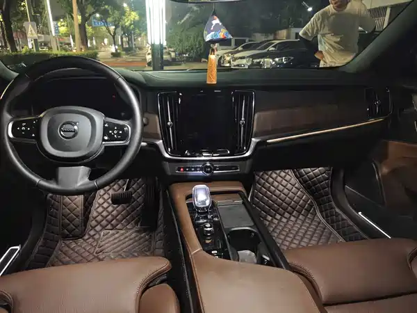 Volvo S90 2024