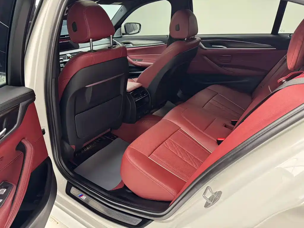 BMW 5 Series 2022 — фото 13
