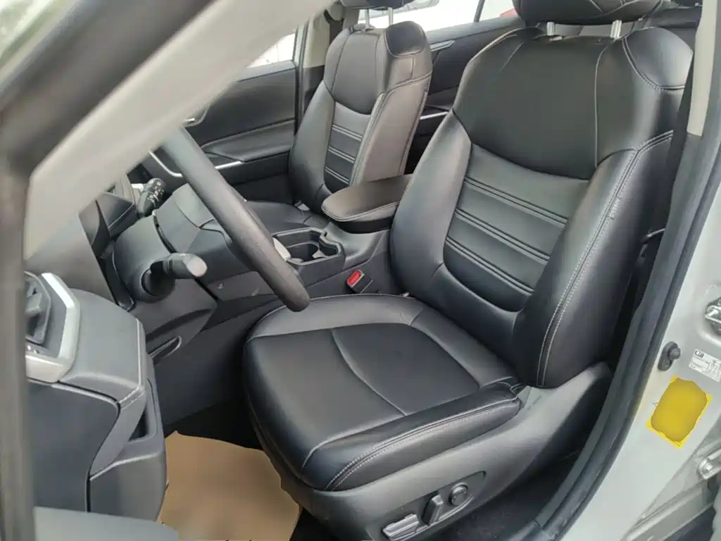 Toyota RAV4 2020 — фото 15