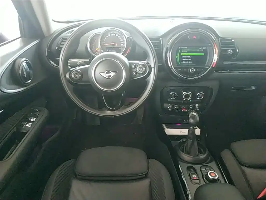 MINI Clubman 2018 — фото 11