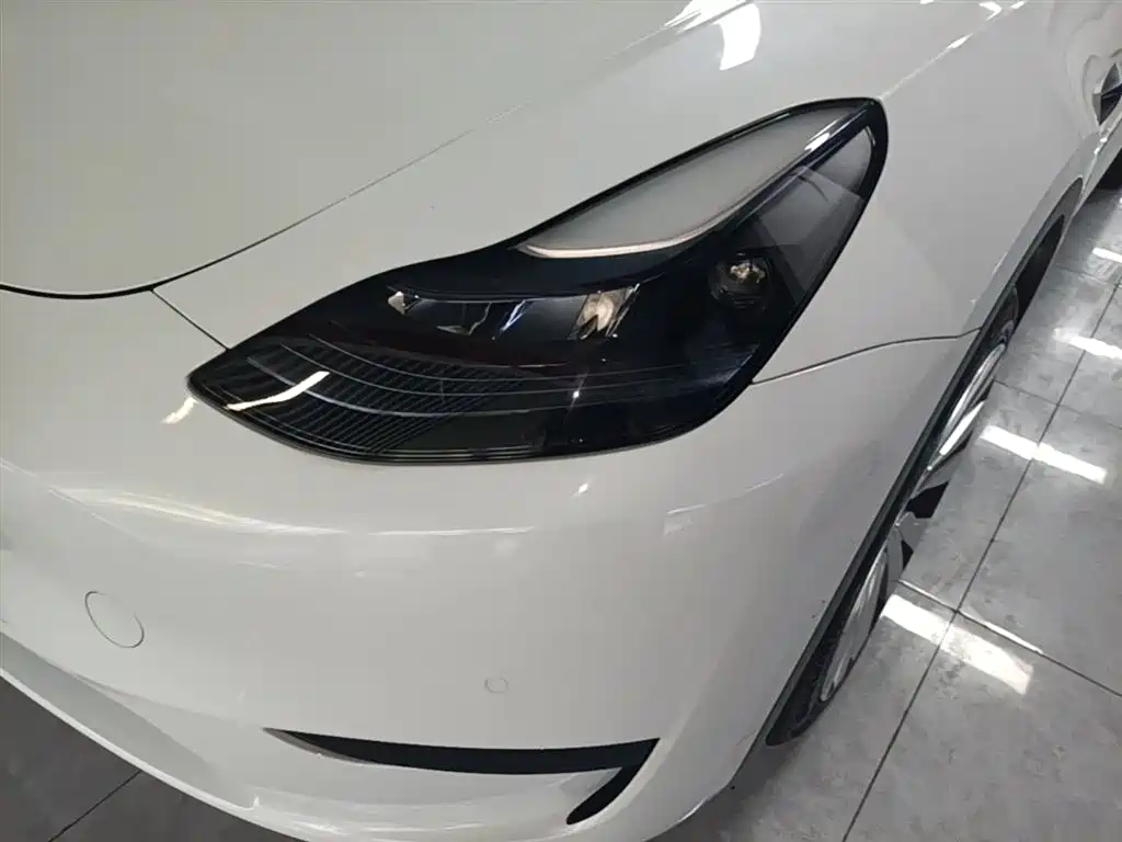 Tesla Model Y 2022 — фото 18