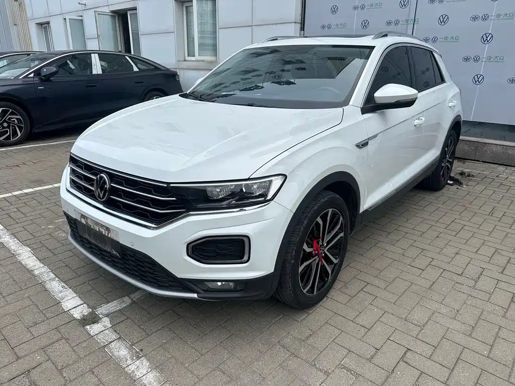 Volkswagen T-Roc 2022 — фото 1