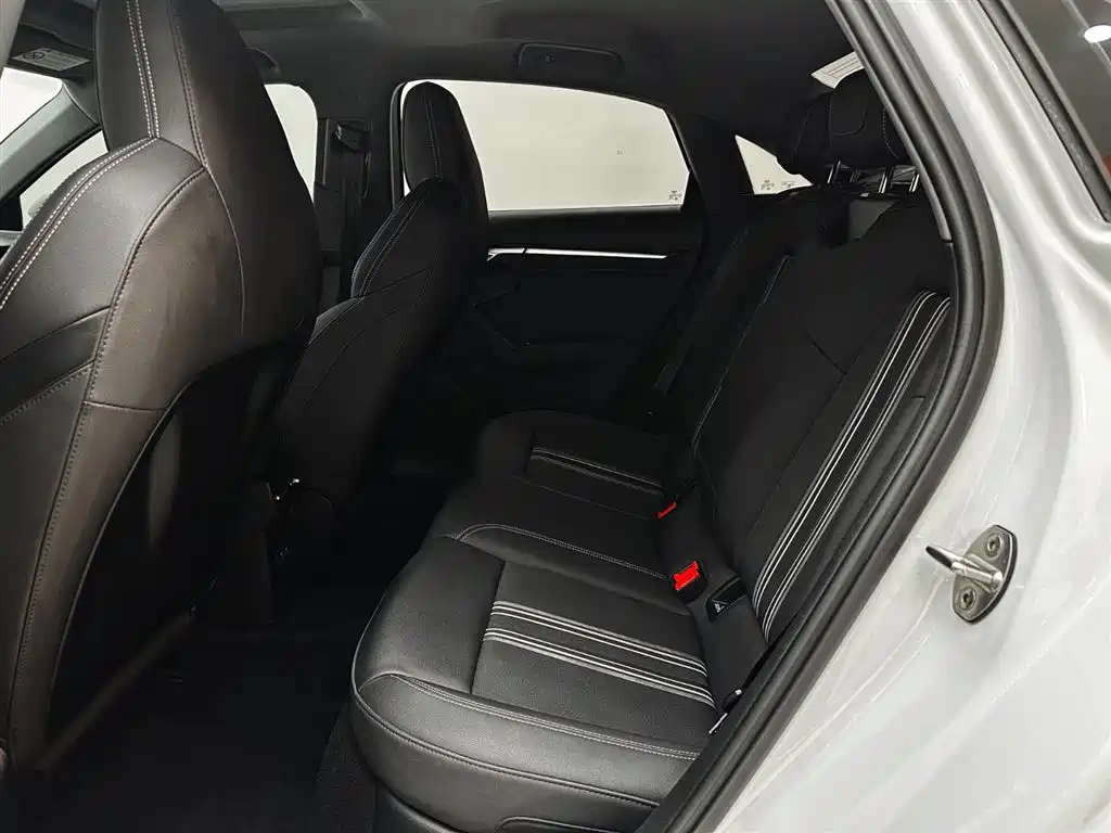 Audi A3 2023 — фото 21