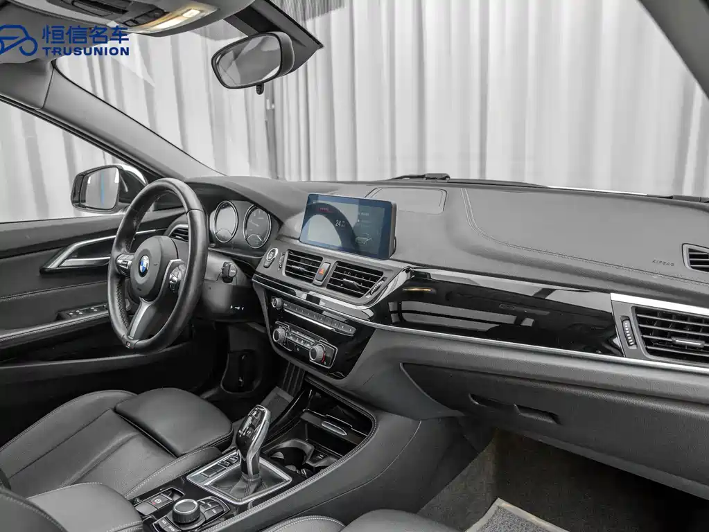 BMW 1 Series 2020 — фото 13