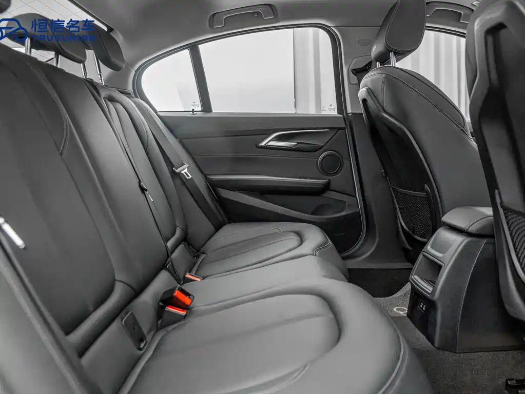 BMW 1 Series 2020 — фото 15