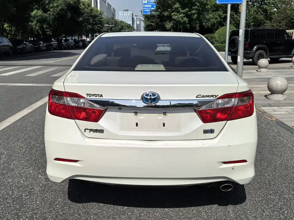 Toyota Camry 2014 — фото 4