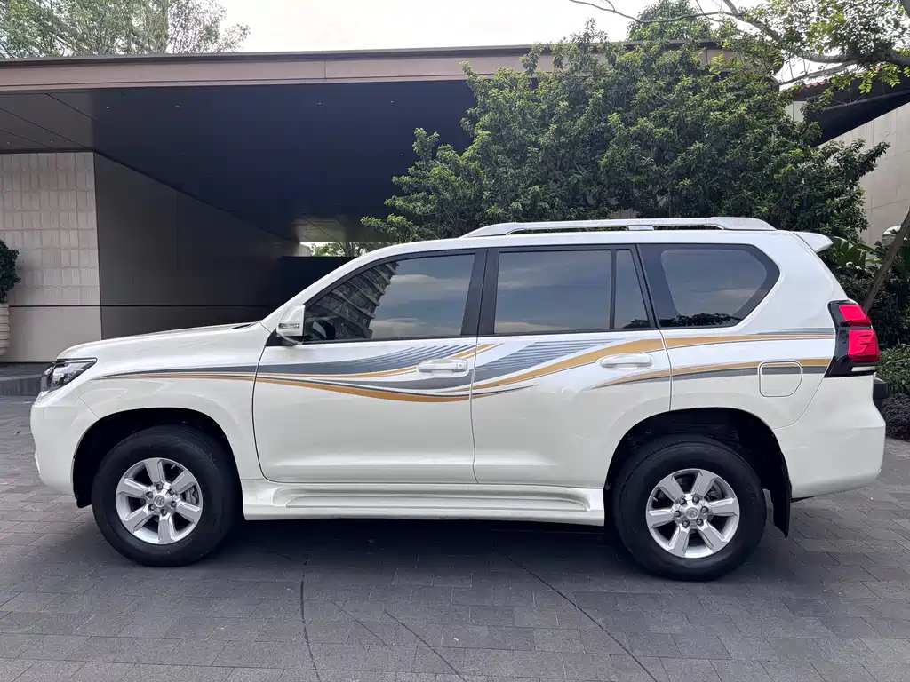Toyota Prado 2018 — фото 3