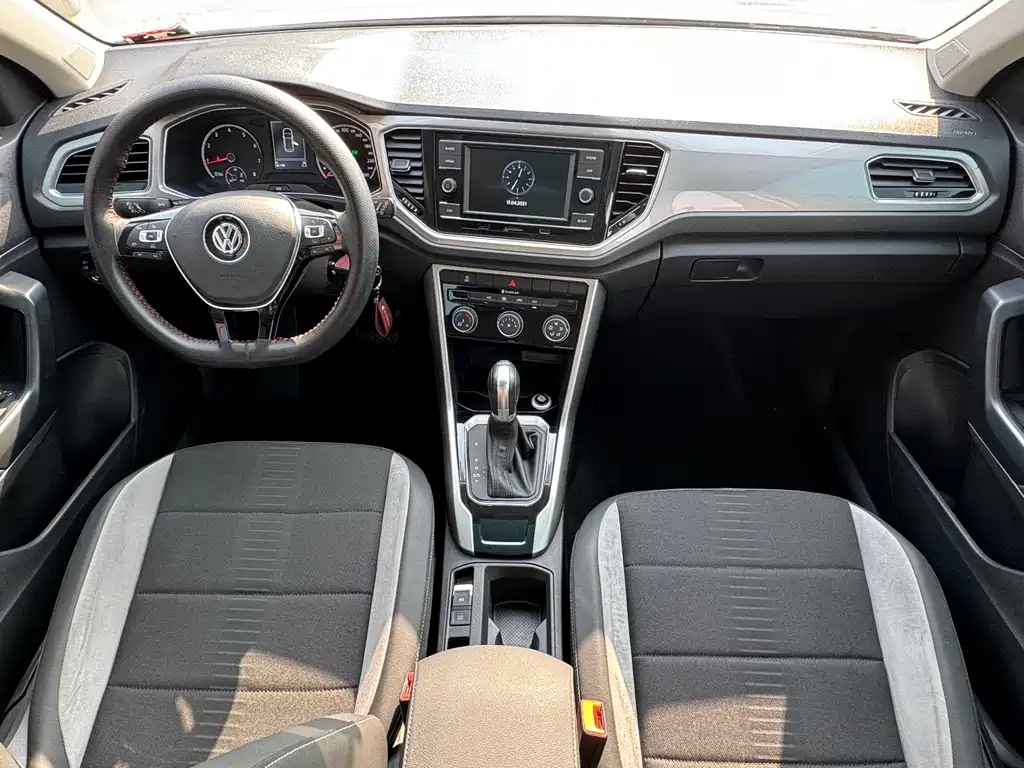 Volkswagen T-Roc 2019 — фото 12