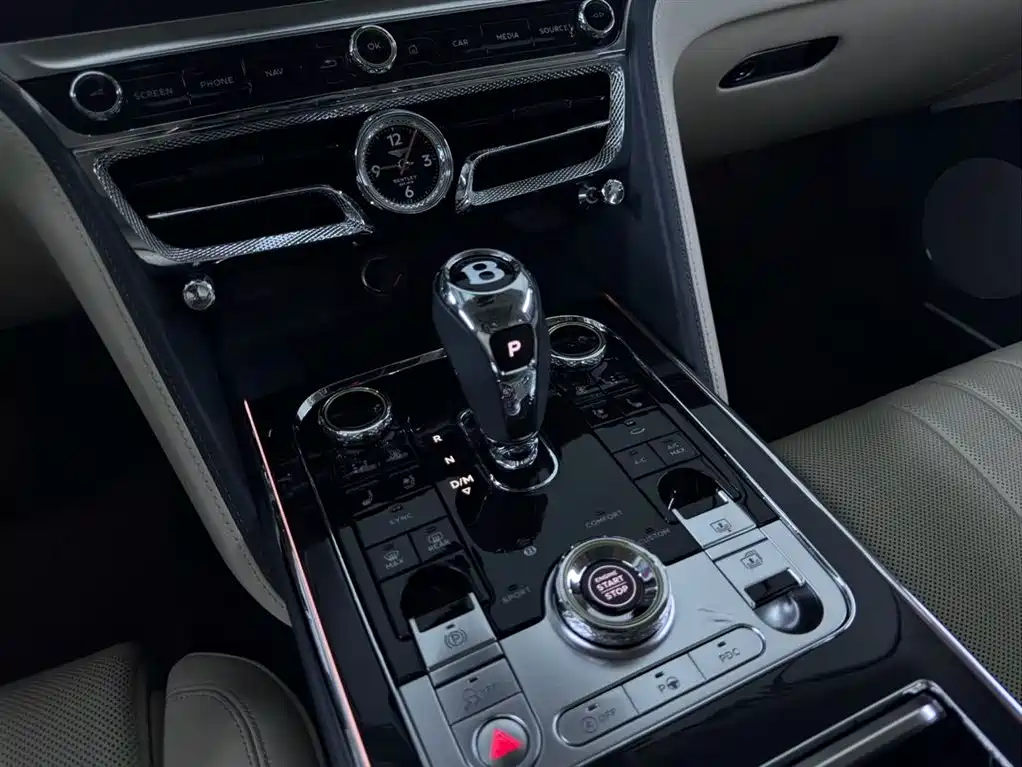 Bentley Flying Spur 2021 — фото 13