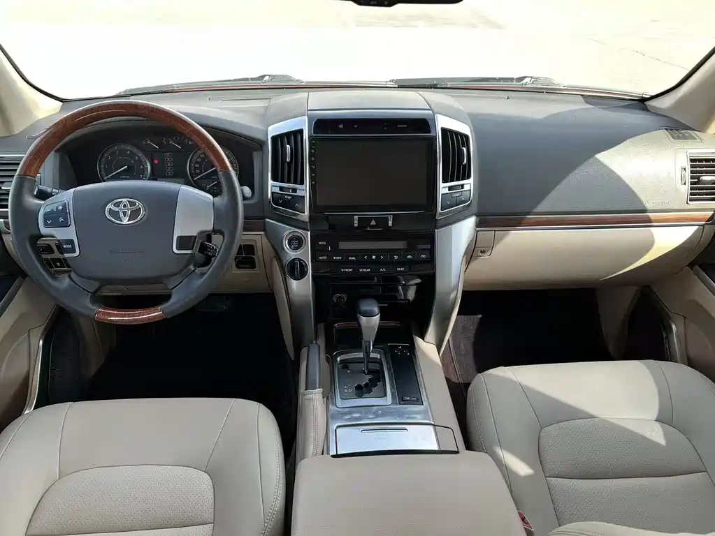 Toyota Land Cruiser 2015 — фото 9