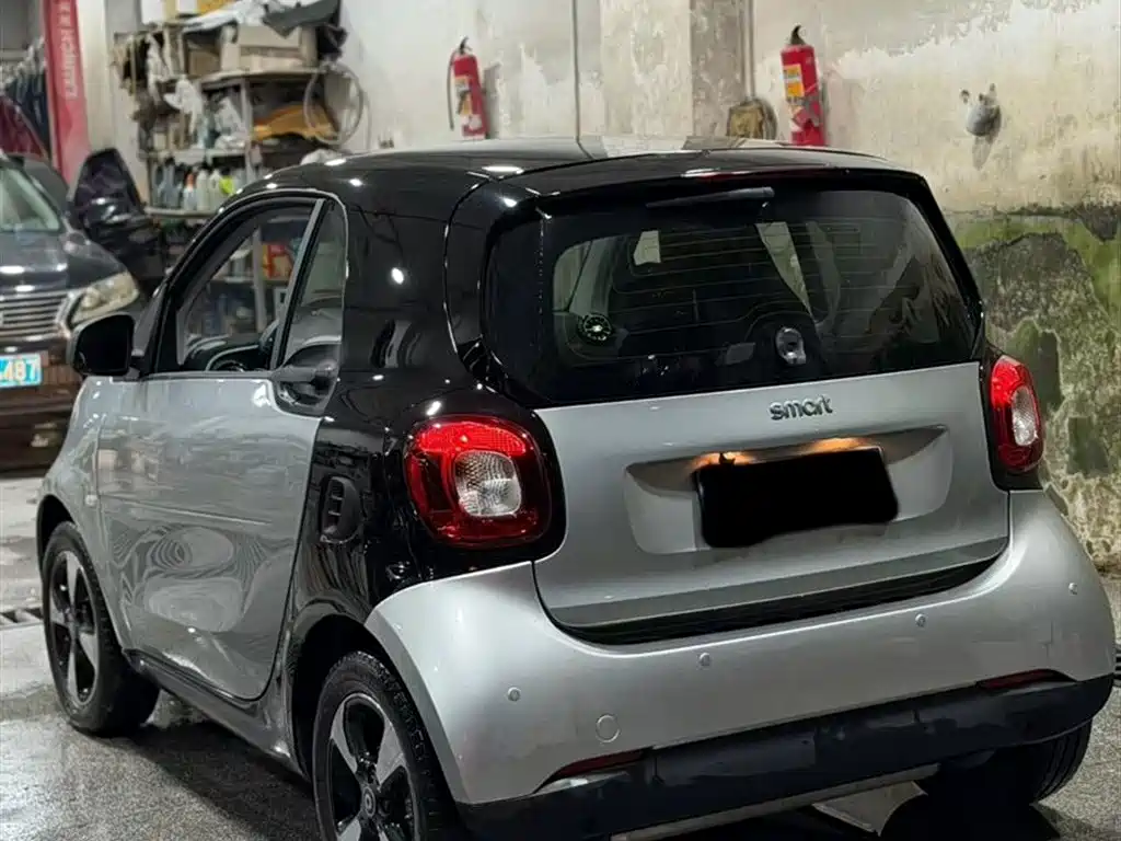 smart Fortwo 2018 — фото 9