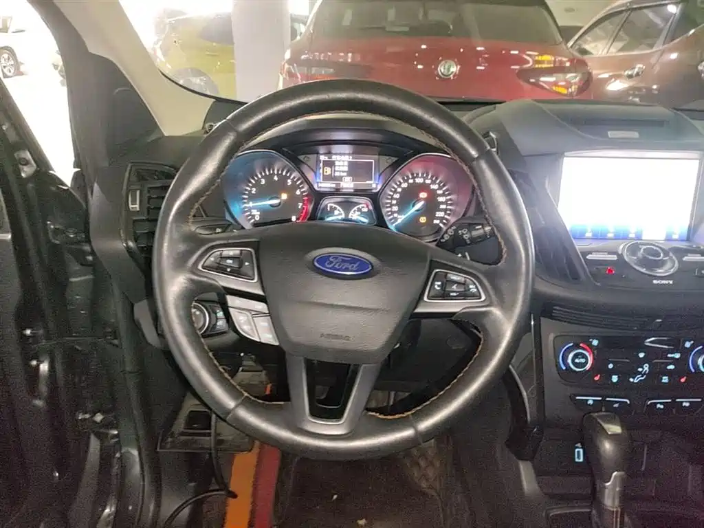 Ford Kuga 2019 — фото 11