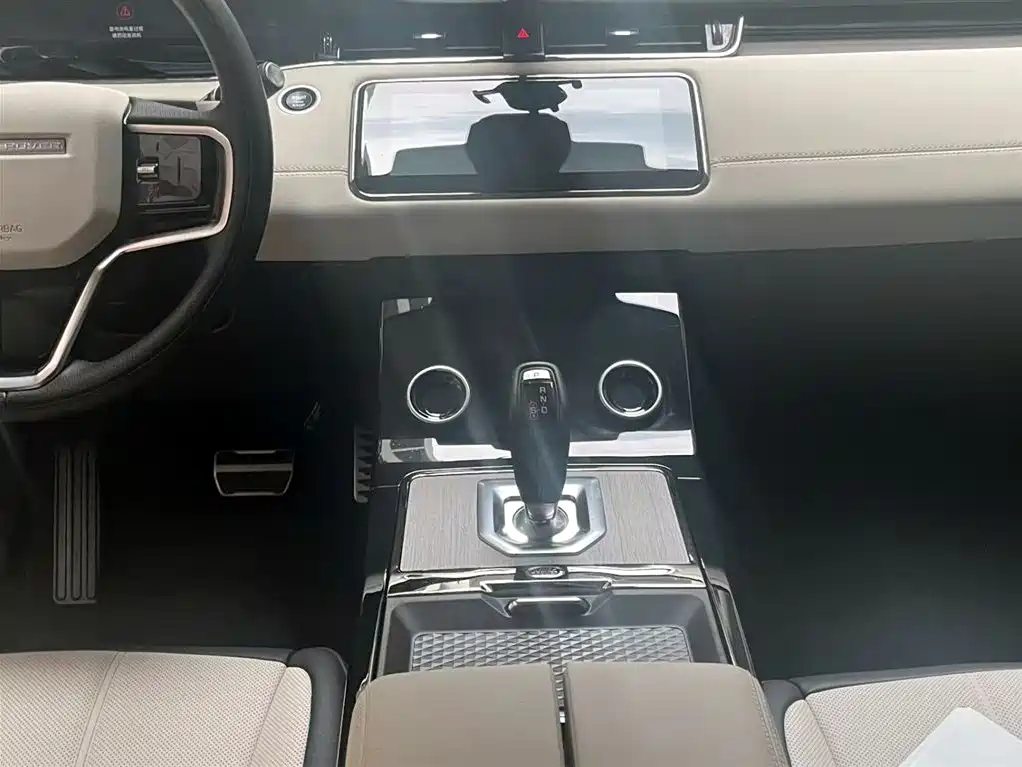 Land Rover Evoque 2024 — фото 12