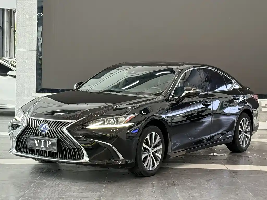 Lexus ES 2021
