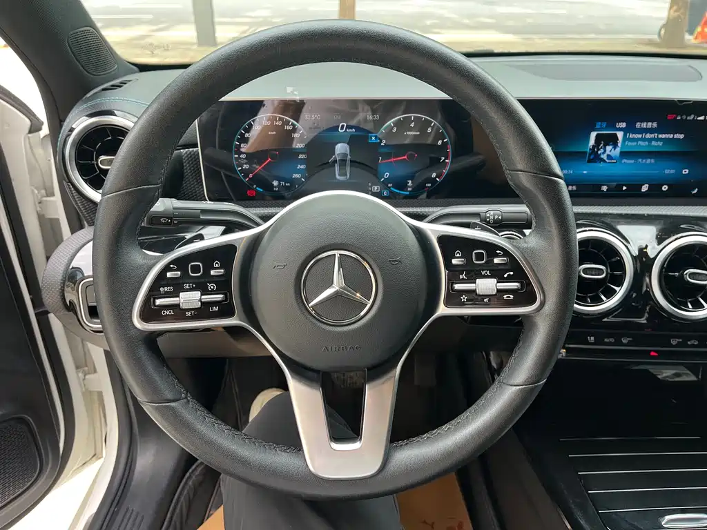Mercedes-Benz A-Class 2020 — фото 13
