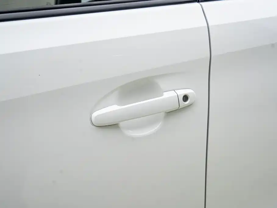 Toyota Yaris L 2022 — фото 23