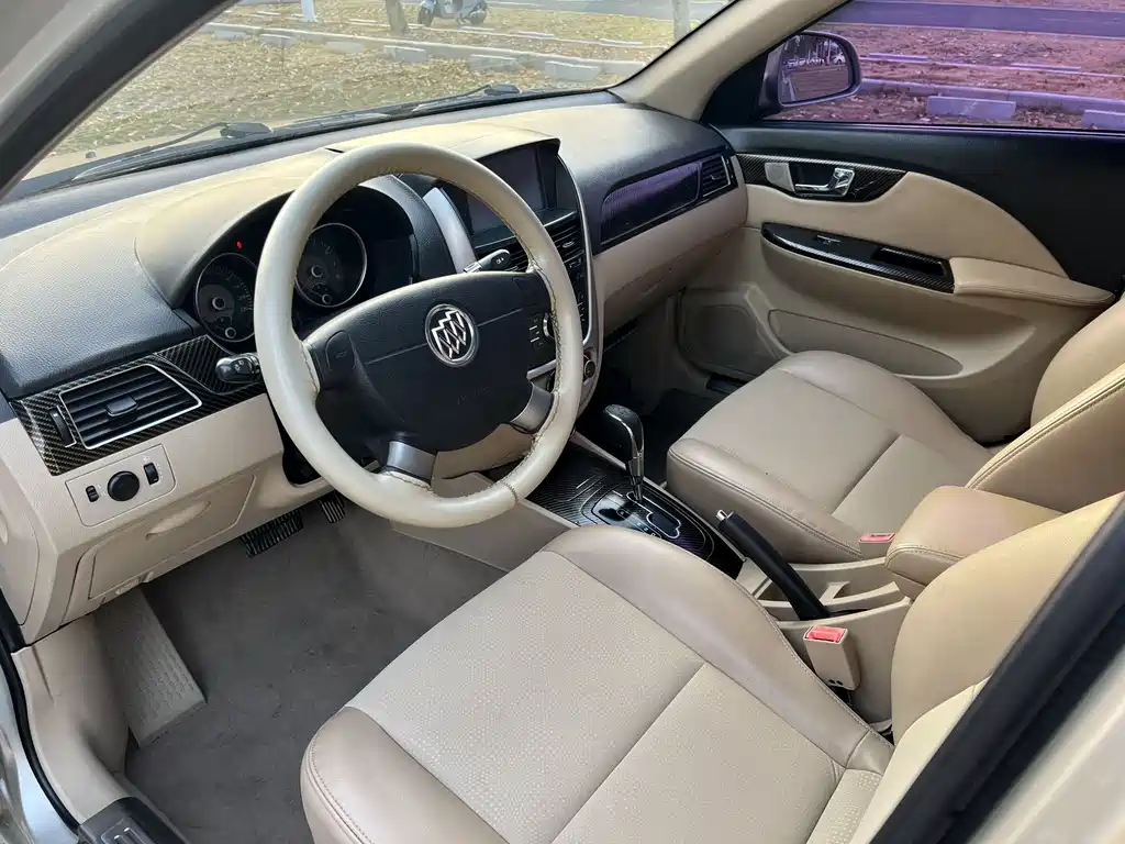 Buick Excelle 2015 — фото 15
