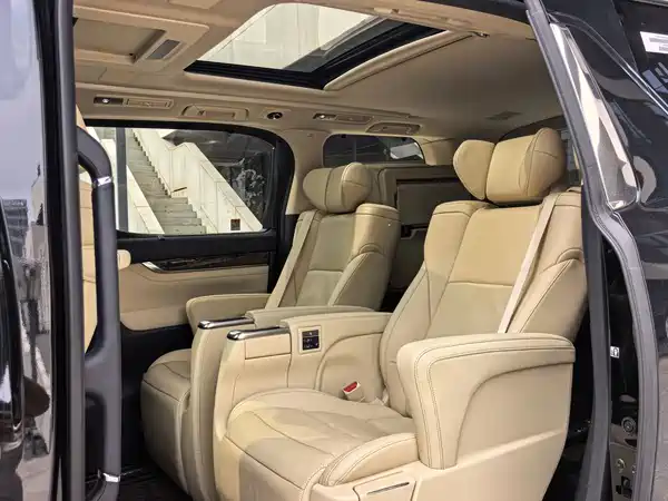 Toyota Alphard 2023
