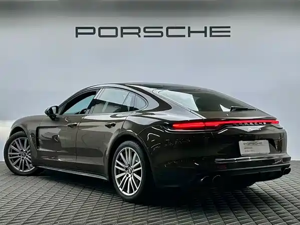 Porsche Panamera 2024