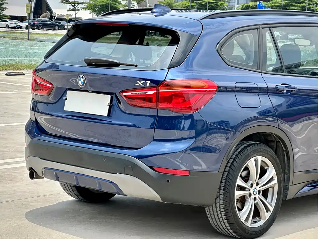 BMW X1 2018 — фото 9
