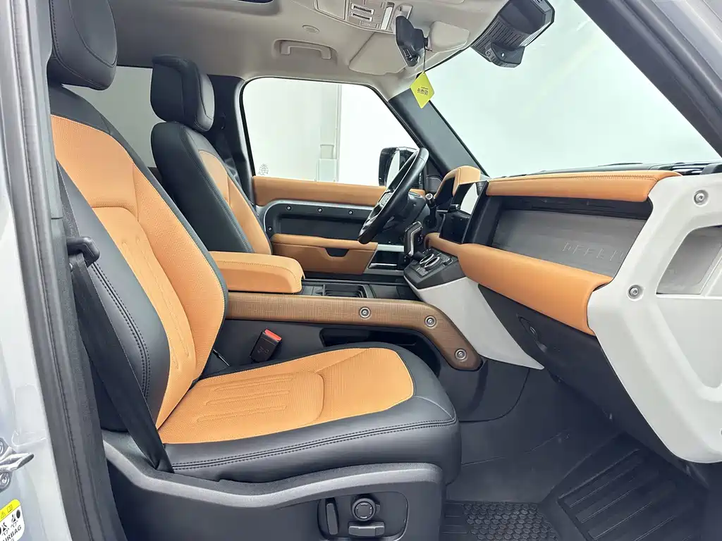 Land Rover Defender 2021 — фото 12
