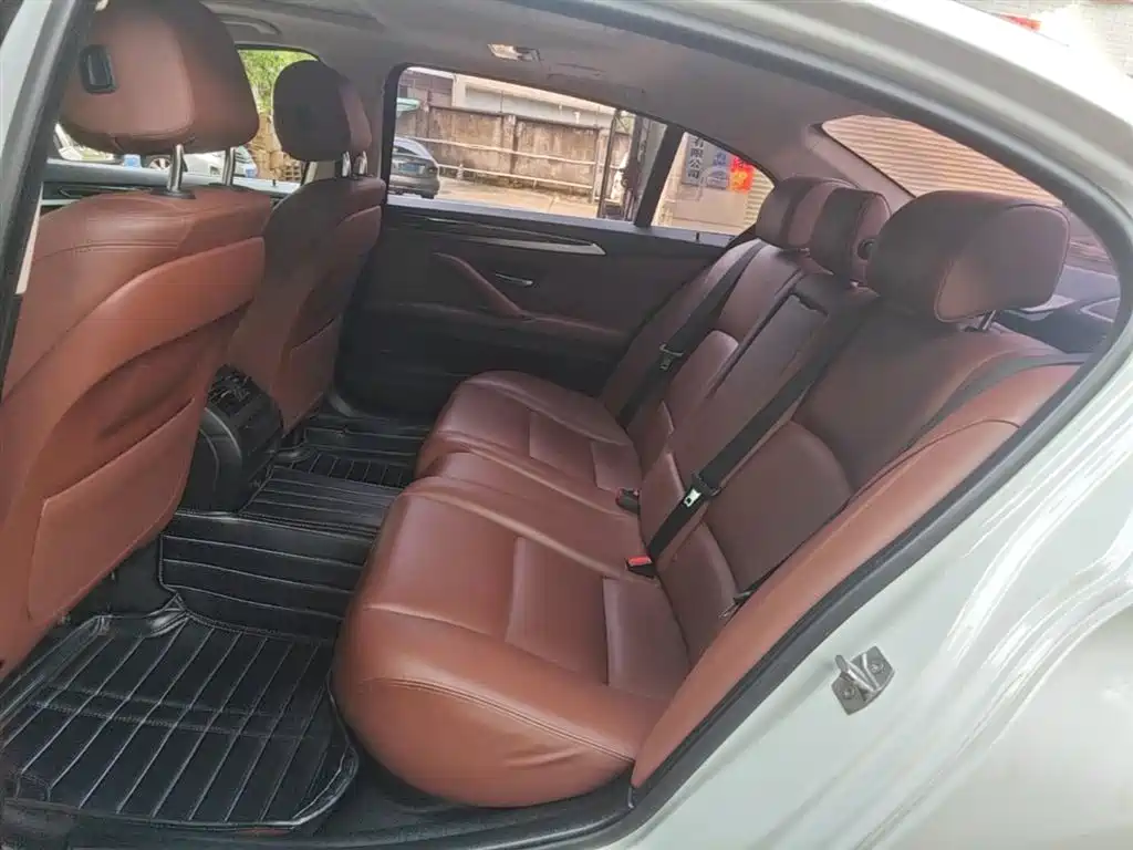 BMW 5 Series 2016 — фото 17