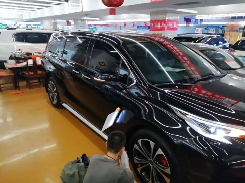 Toyota Granvia 2024