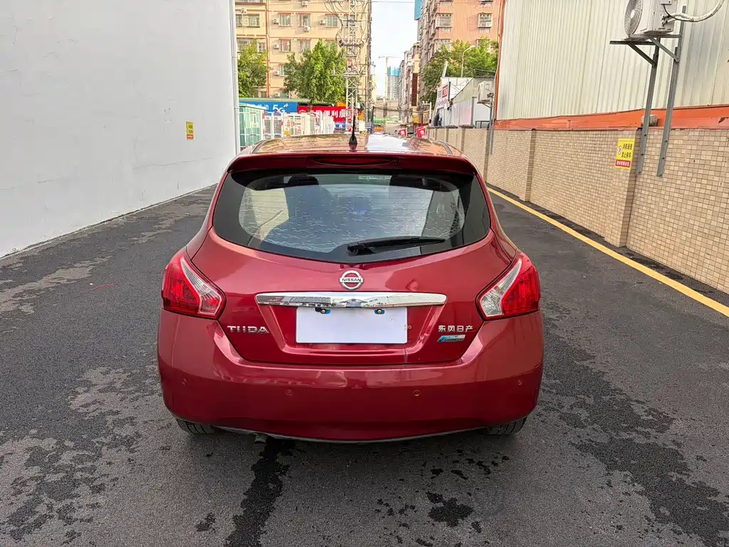 Nissan Tiida 2015 — фото 8