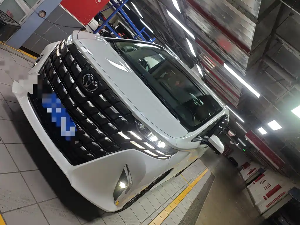 Toyota Alphard 2024 — фото 9