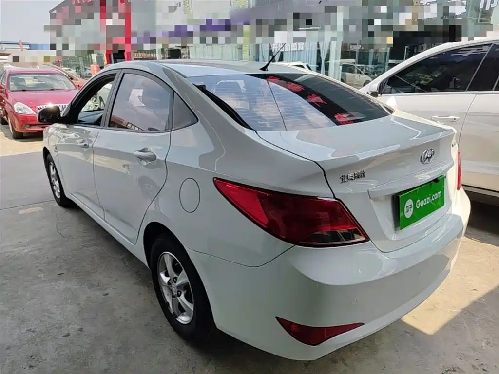 Hyundai Verna 2016 — фото 5