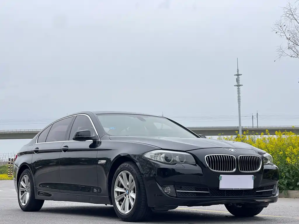 BMW 5 Series 2011 — фото 3