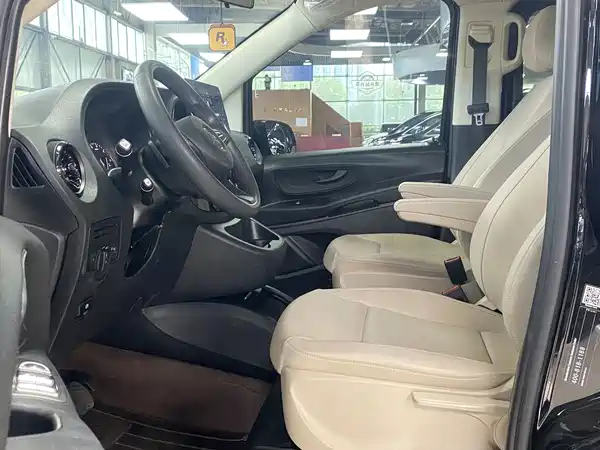 Mercedes-Benz Vito 2023