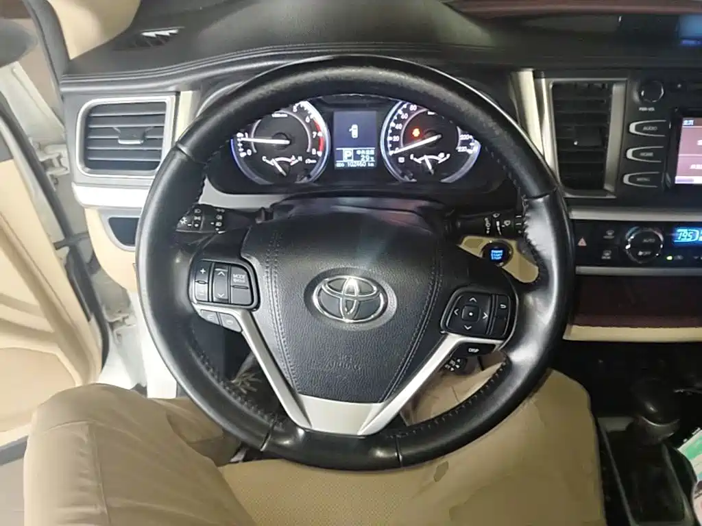 Toyota Highlander 2016 — фото 11