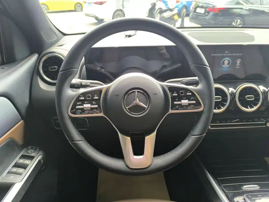 Mercedes-Benz GLB 2021 — фото 20