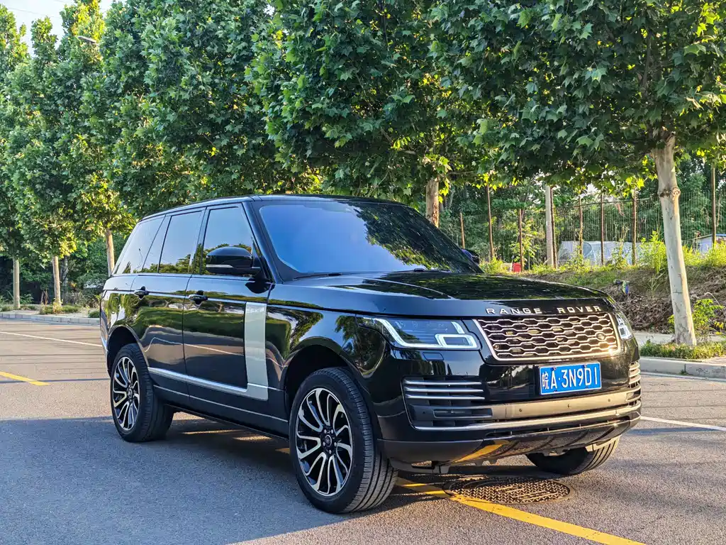 Land Rover Range Rover 2018 — фото 1