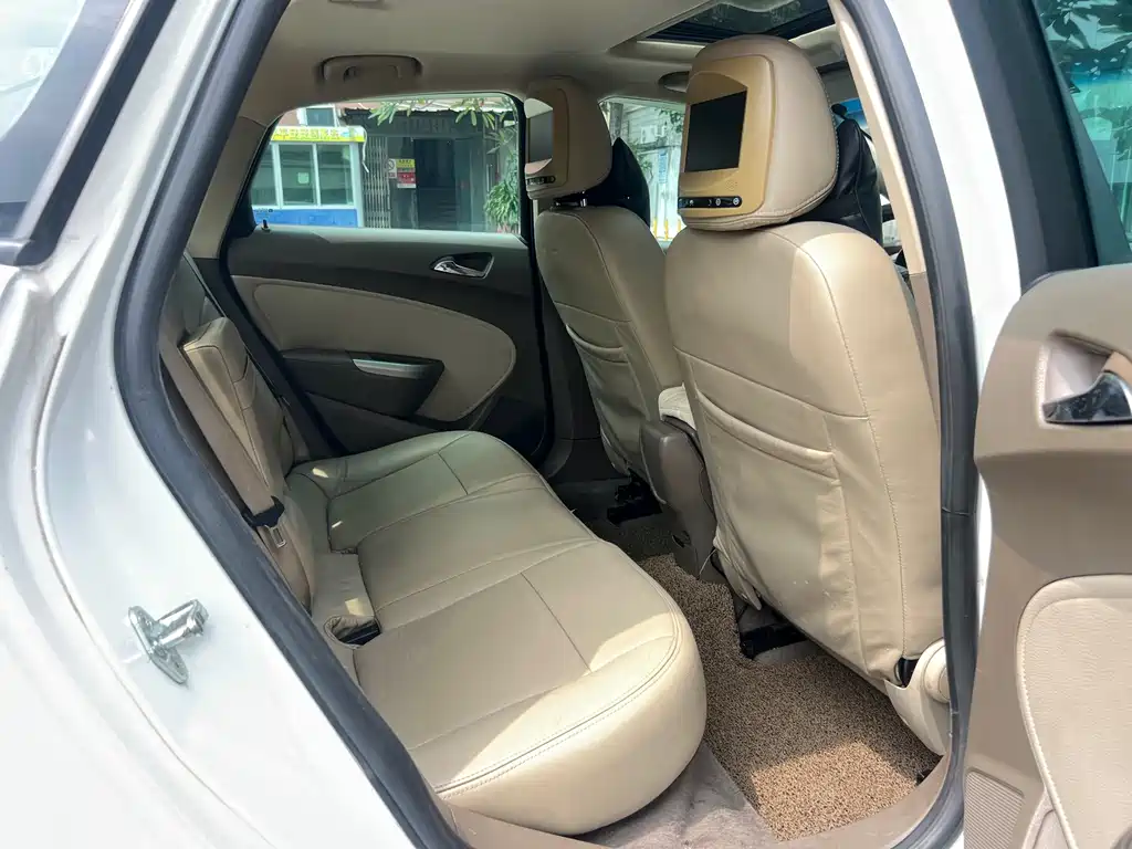 Buick Excelle GT 2012 — фото 16