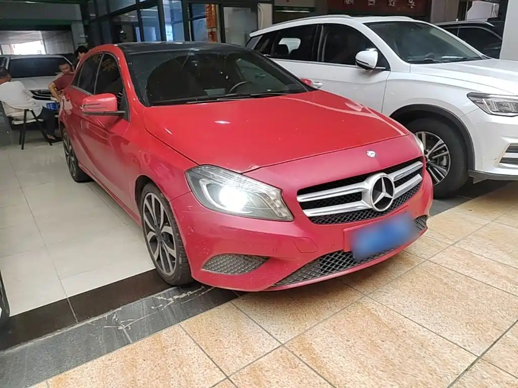 Mercedes-Benz A-Class 2014 — фото 4