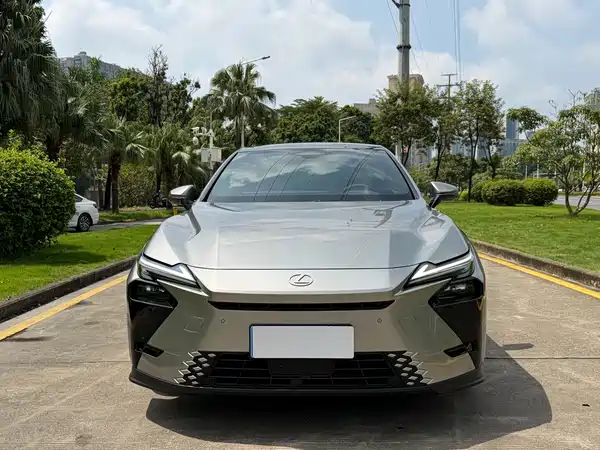 Lexus ES 2026
