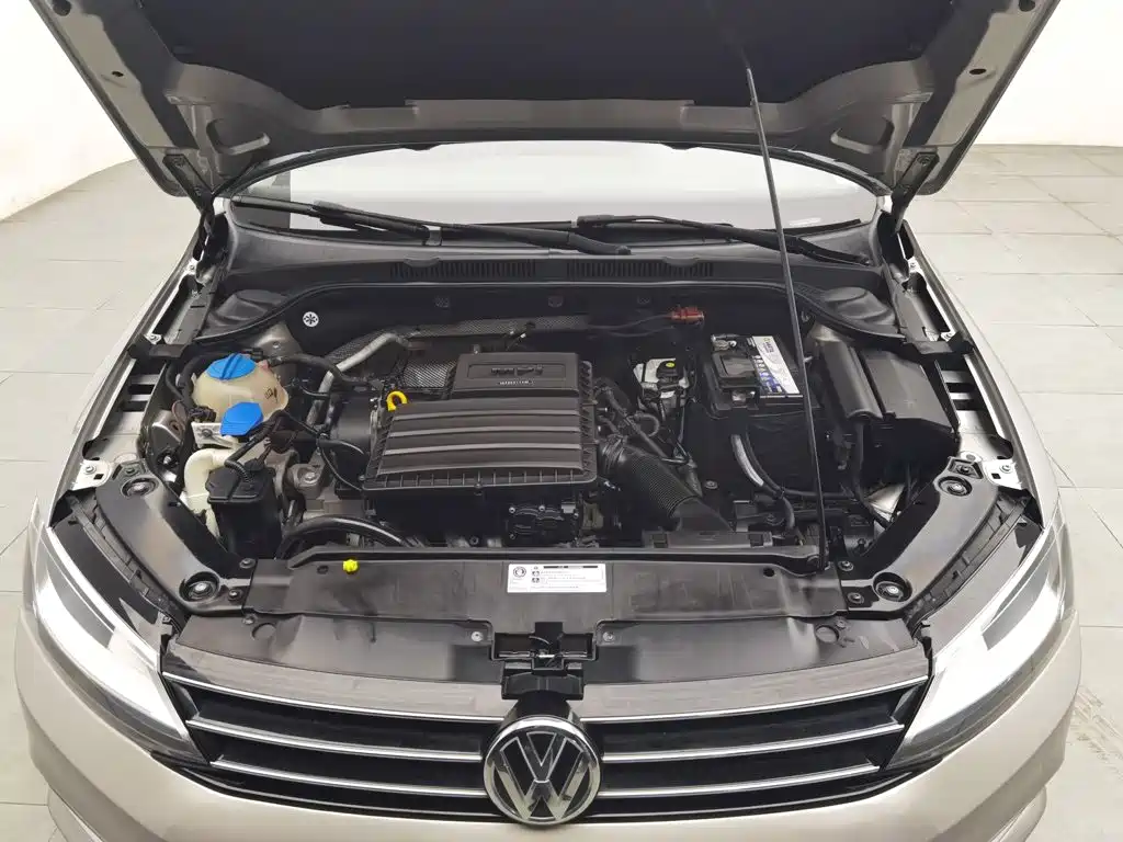 Volkswagen Sagitar 2019