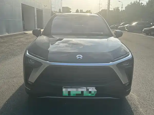 NIO ES8 2021
