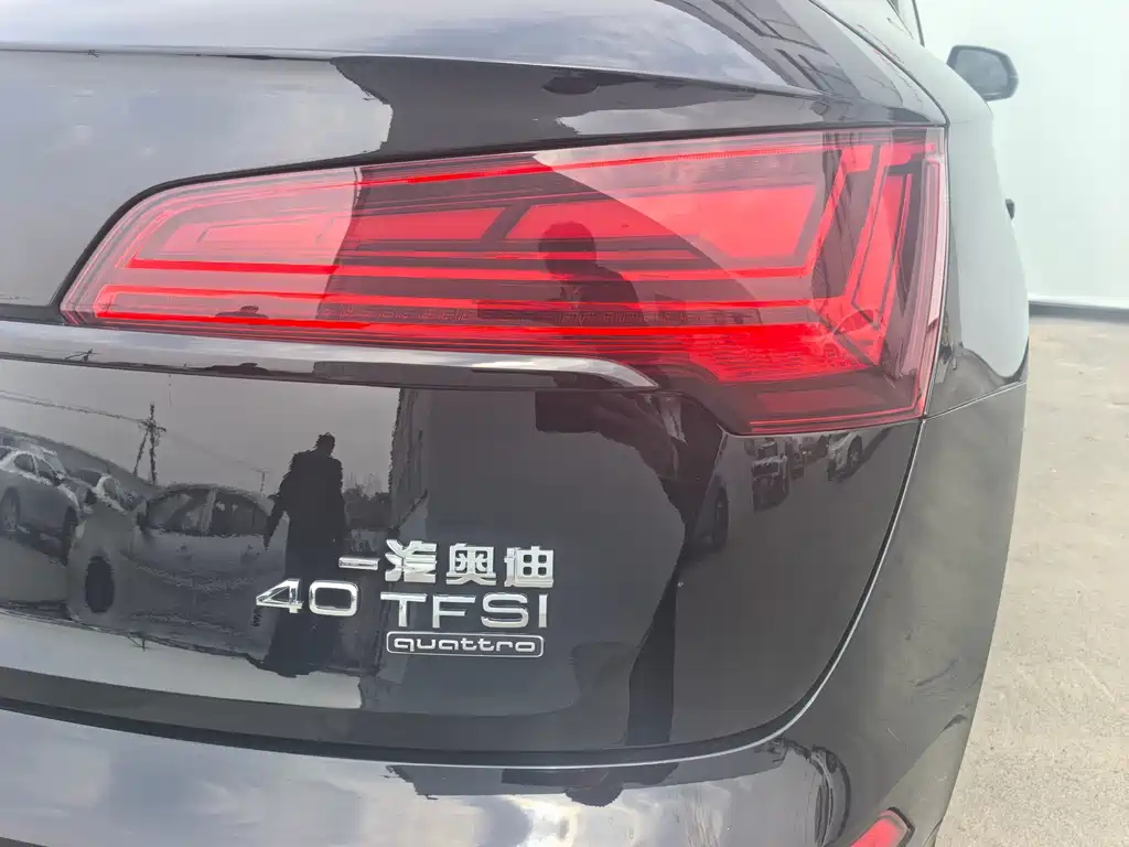 Audi Q5L 2023 — фото 11